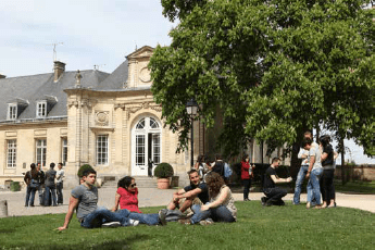 Un campus au coeur d'Amiens - ESC Amiens